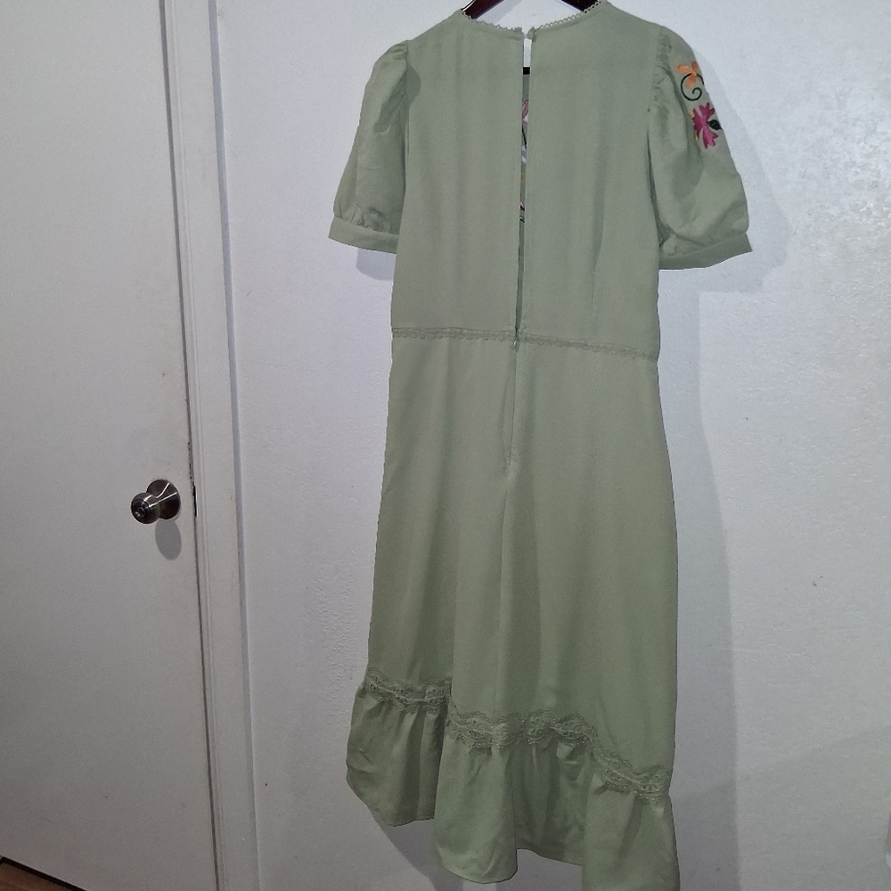 NWT ASOS Embroidered Green Tea Party Dress - Picture 10 of 11